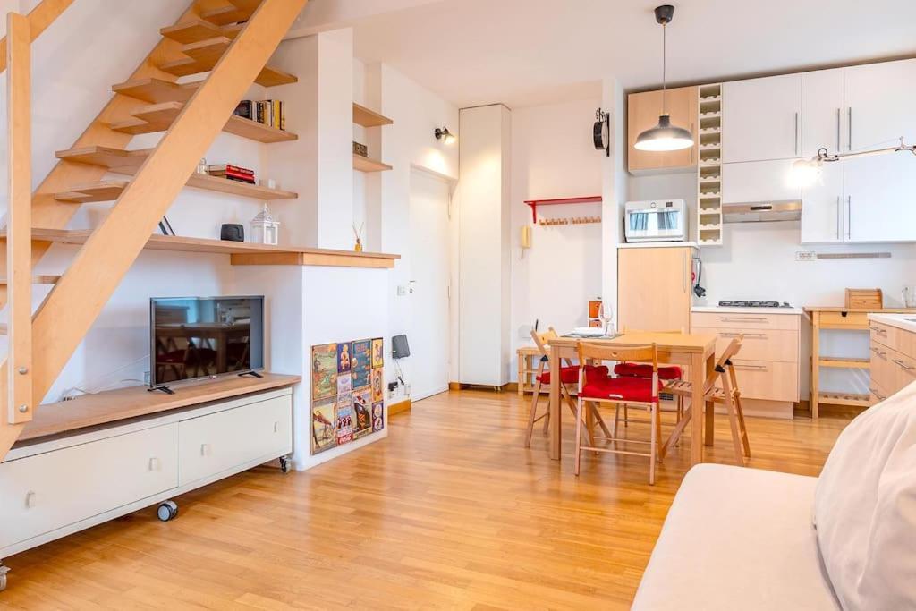 Ferienwohnung Guest Planet - Grazioso Bilocale Bande Nere M1 Mailand Exterior foto